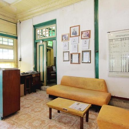 Vogels Hostel Yogyakarta Extérieur photo