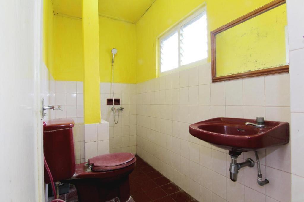 Vogels Hostel Yogyakarta Extérieur photo