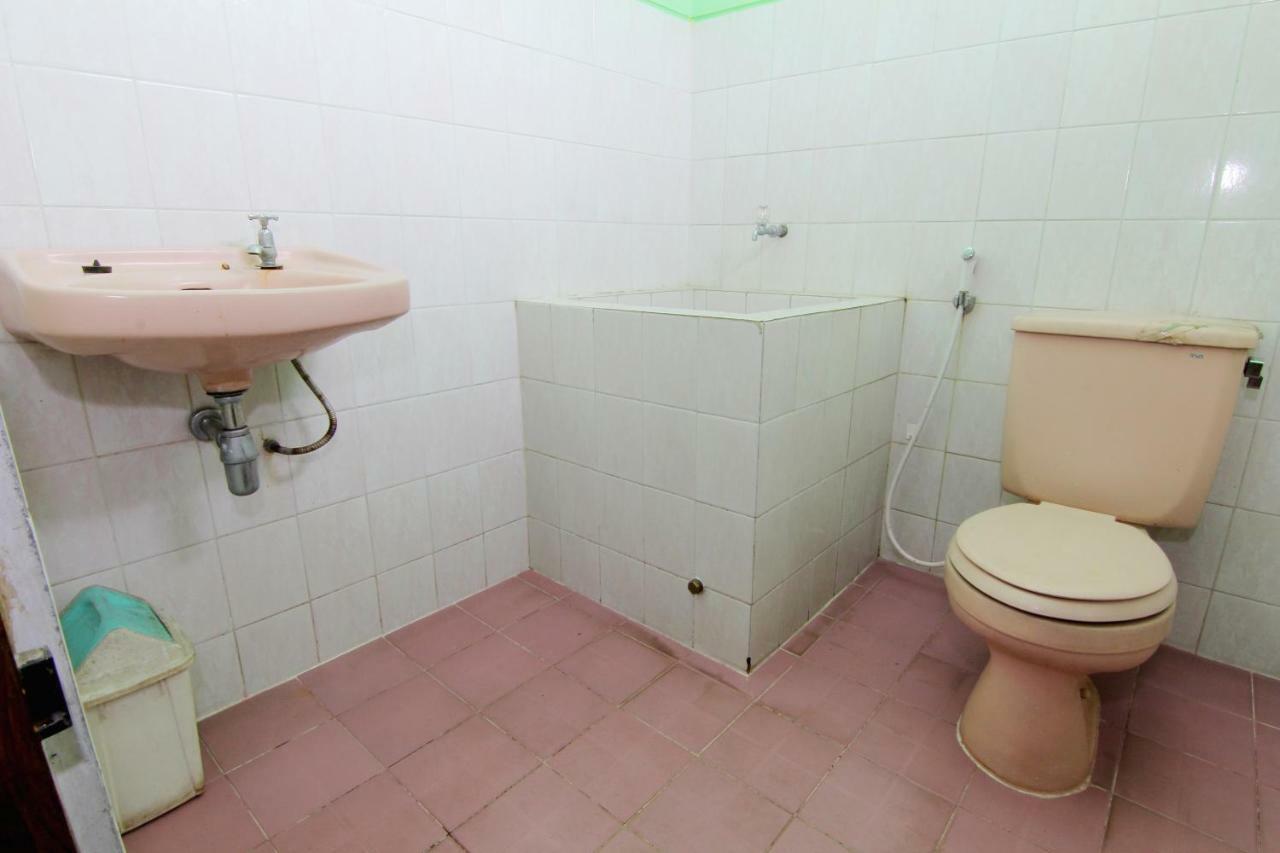 Vogels Hostel Yogyakarta Extérieur photo