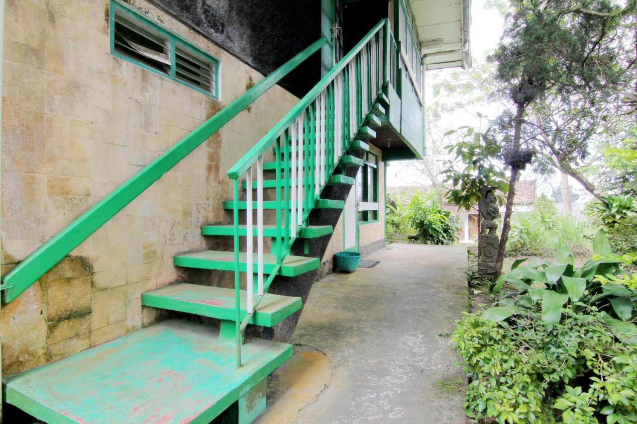 Vogels Hostel Yogyakarta Extérieur photo